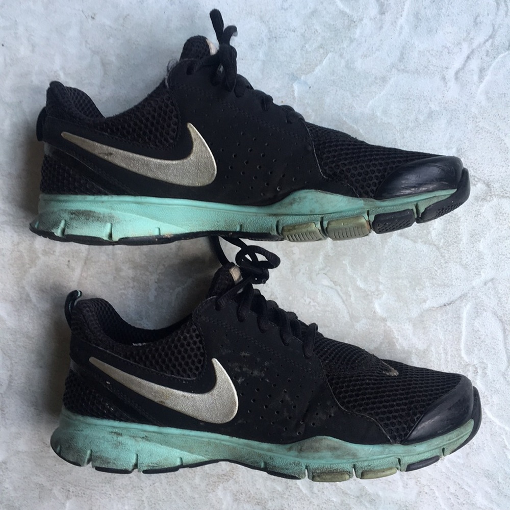 Black & Mint Womens Nike Athletic Shoes